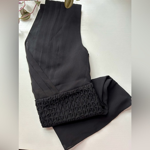 EUC Banana Republic Women’s dressy sleeveless top V-neck Sz 2 - Picture 3 of 5